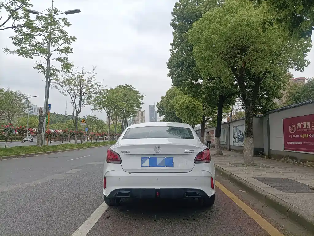 MG5 180 DVVT CVT Style