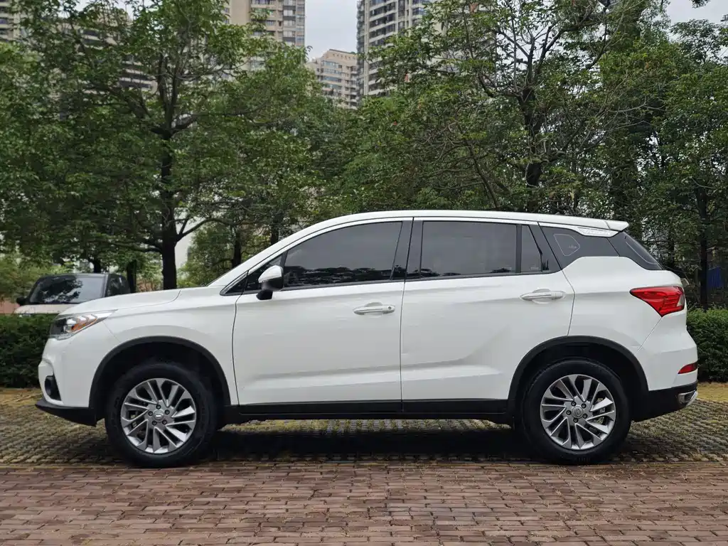 GAC Trumpchi GS4 200 T G-DCT 2 WD Comfort