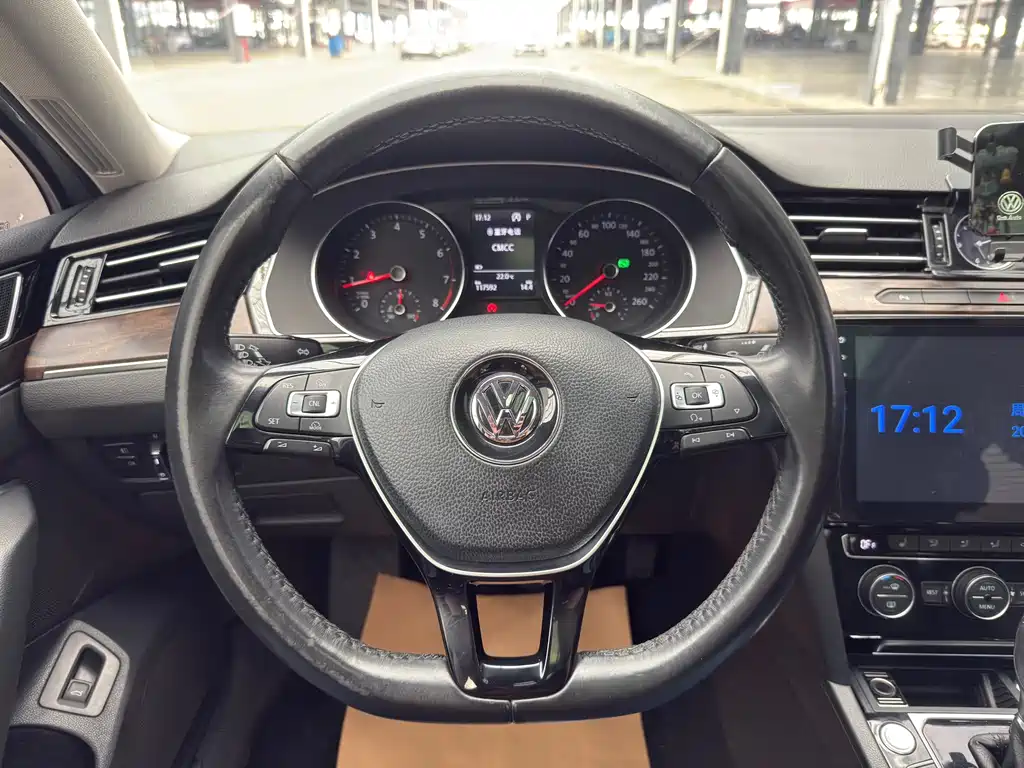 Magotan 330 TSI DSG Luxury