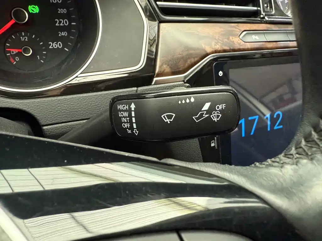 Magotan 330 TSI DSG Luxury