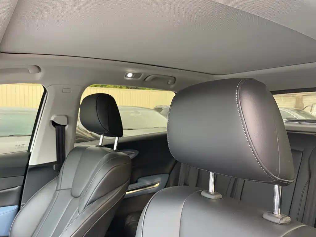 Besturn T90 奔腾T90 2023款 1.5 T DCT 自动舒适型