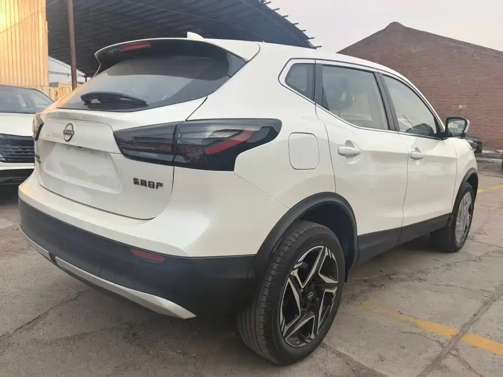 Qashqai Honor 2.0 L CVT XV+ Leading
