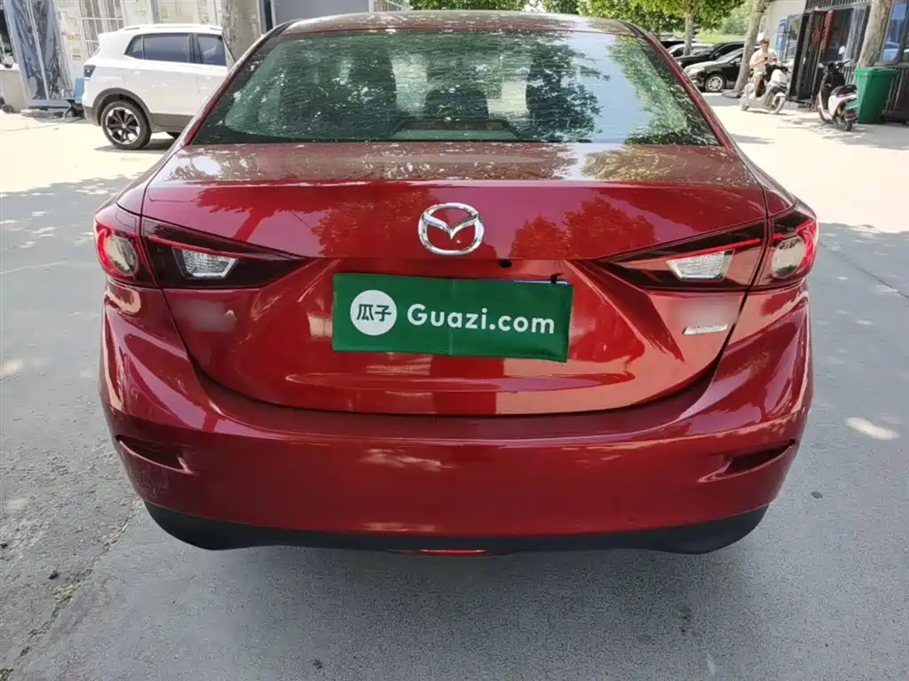 Mazda 3 Axela Sedan 1.5 L Manual Comfort