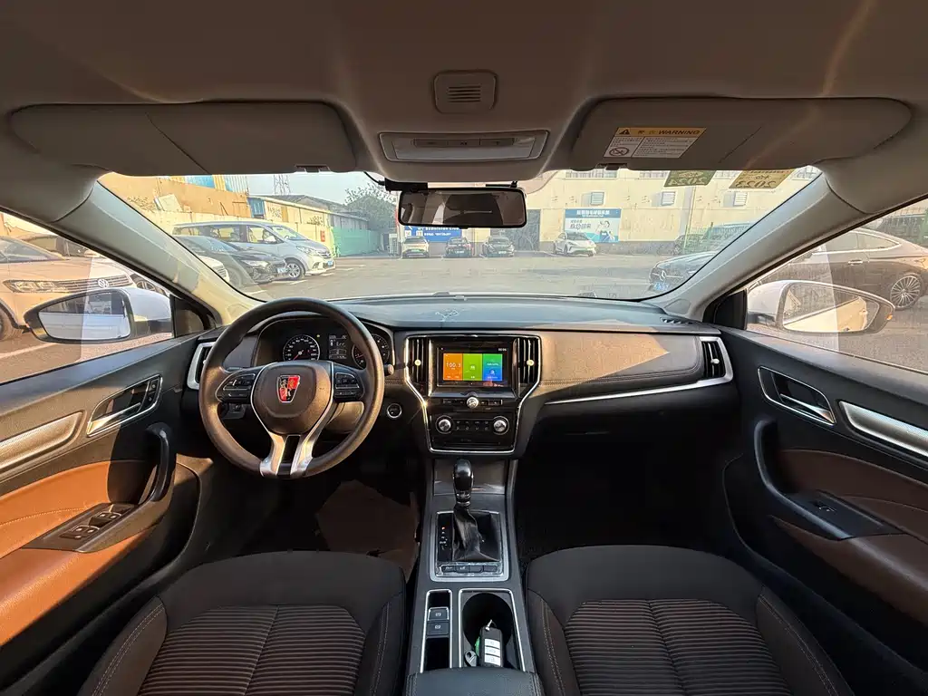 Roewe i6 Classic PLUS 1.6 L CVT 4 G Connected Glory Luxury