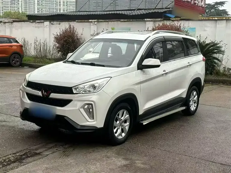 Wuling Hongguang S3 1.5 L Manual Luxury CN-V