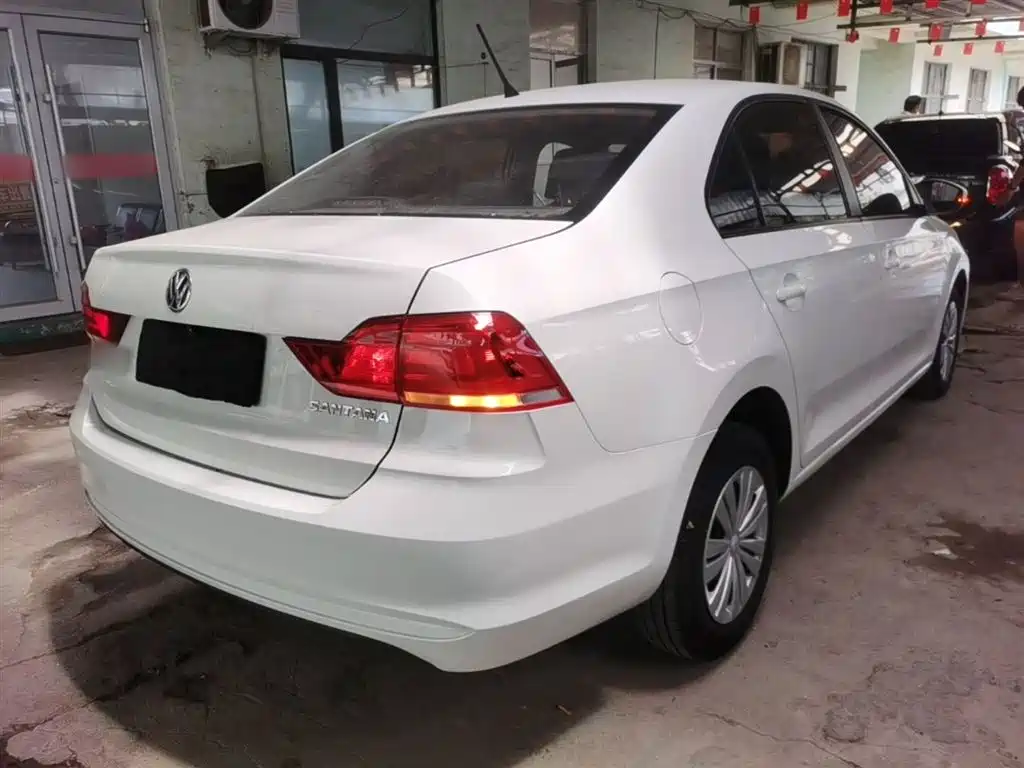 Santana 1.5 L Manual Style CN-VI