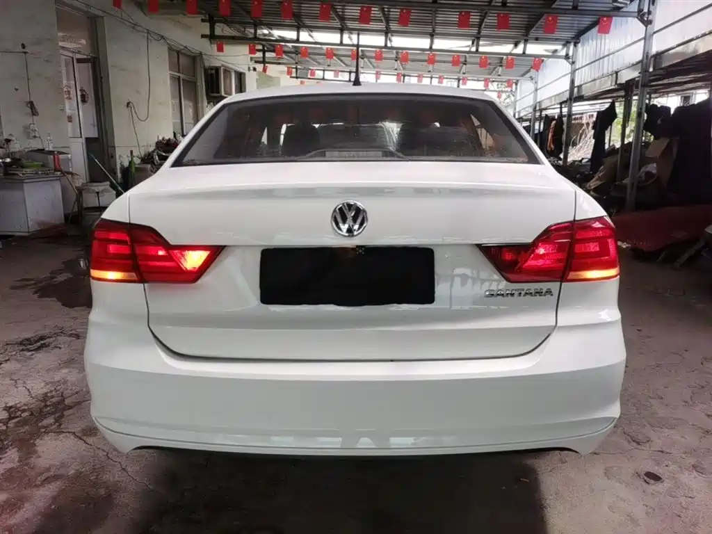 Santana 1.5 L Manual Style CN-VI