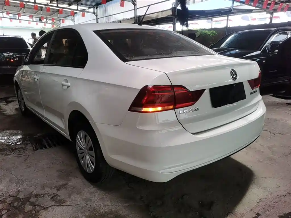 Santana 1.5 L Manual Style CN-VI