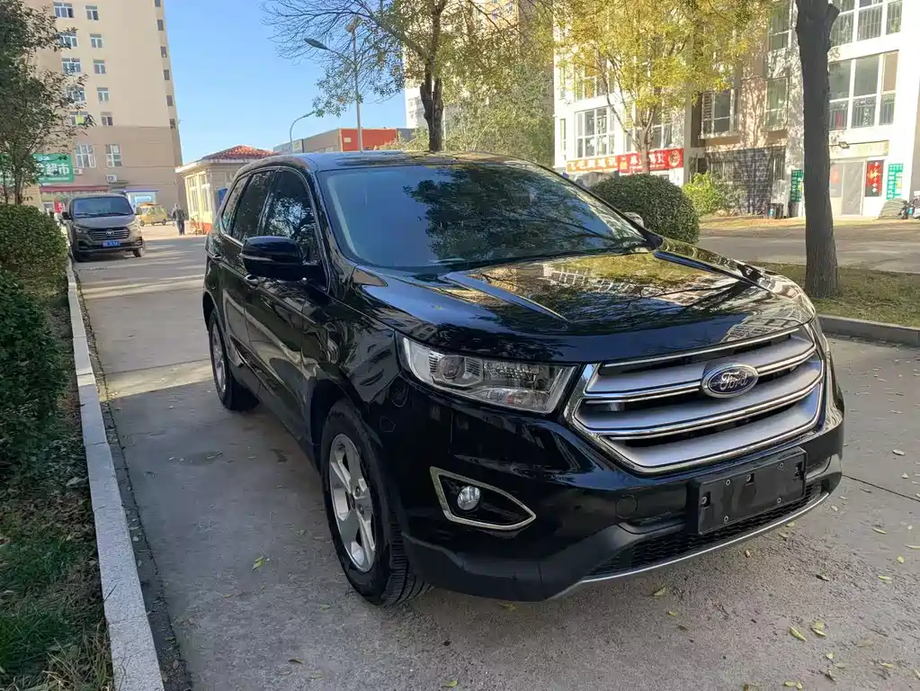 Edge EcoBoost 245 2 WD Elite Sharp 5-seat
