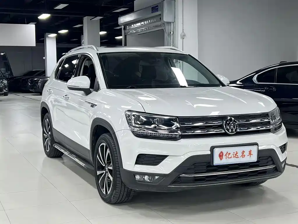 Tharu 280 TSI 2 WD Luxury PLUS