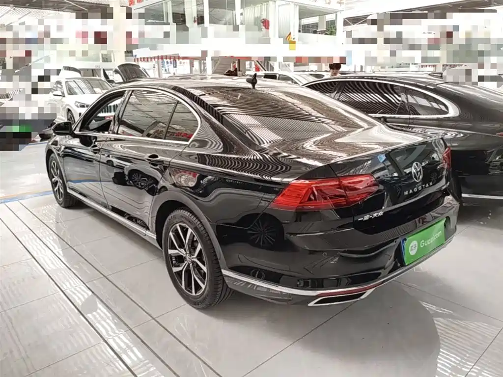Magotan 330 TSI DSG Luxury