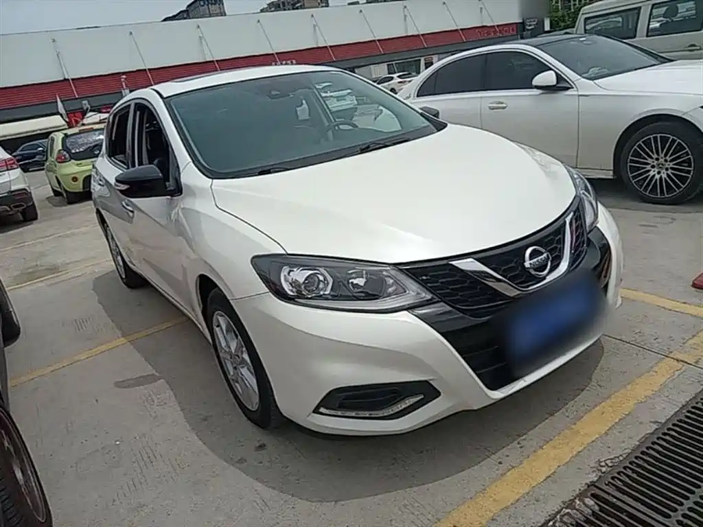 Tiida 1.6 L CVT Smart Travel