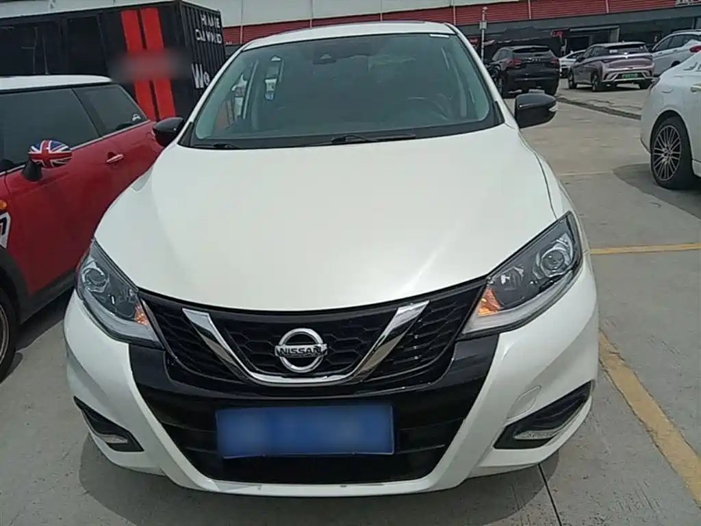 Tiida 1.6 L CVT Smart Travel