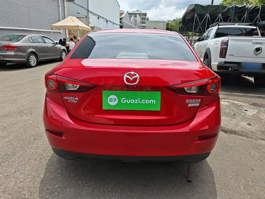 Mazda 3 Axela Cloud Control Sedan 1.5 L Auto Luxury CN-VI