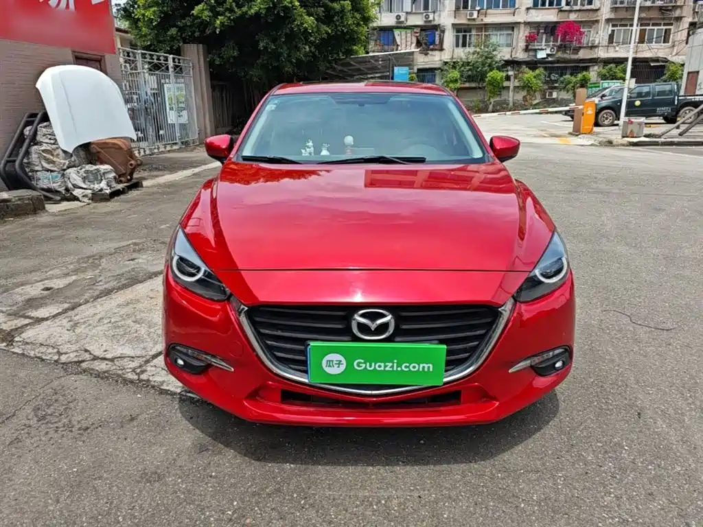 Mazda 3 Axela Cloud Control Sedan 1.5 L Auto Luxury CN-VI