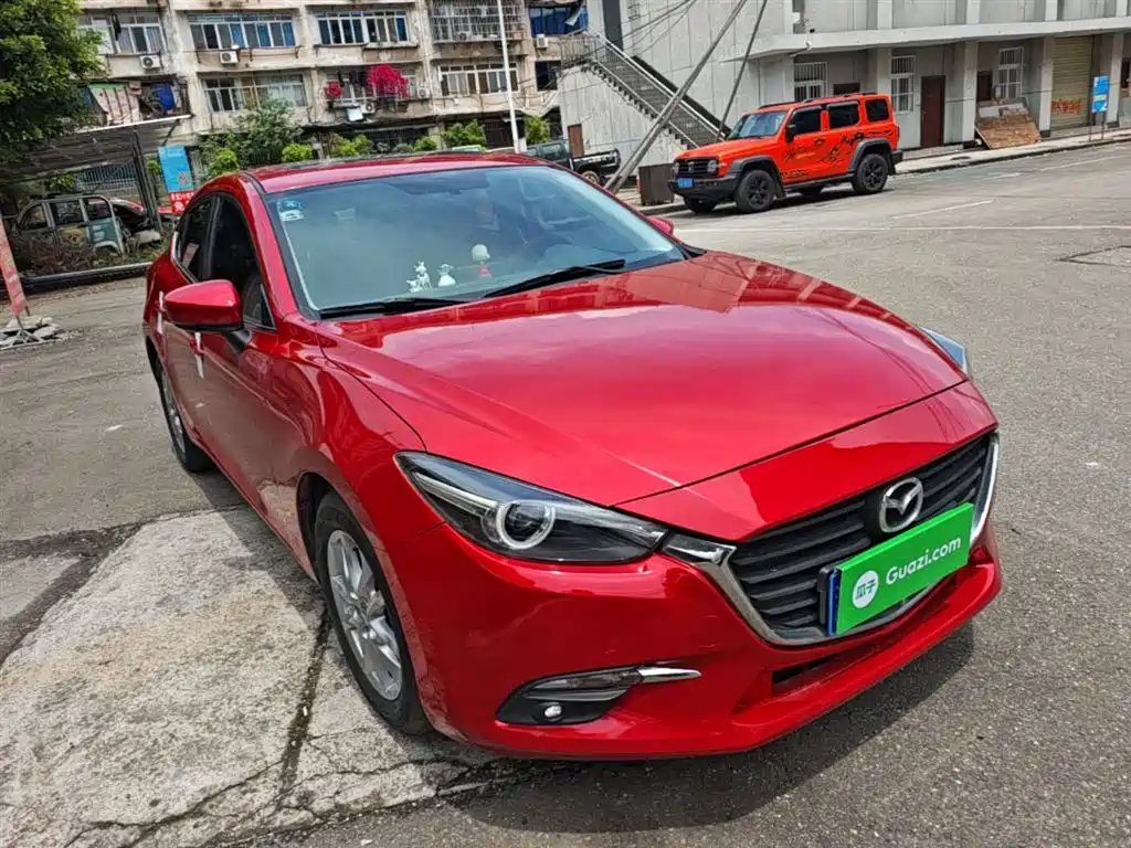 Mazda 3 Axela Cloud Control Sedan 1.5 L Auto Luxury CN-VI