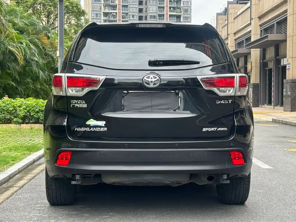 Highlander 2.0 T 4 WD Luxury 7-seat
