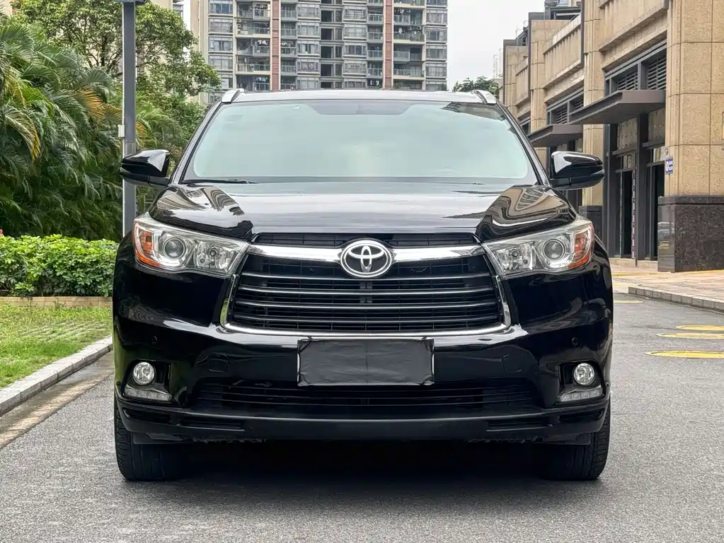 Highlander 2.0 T 4 WD Luxury 7-seat