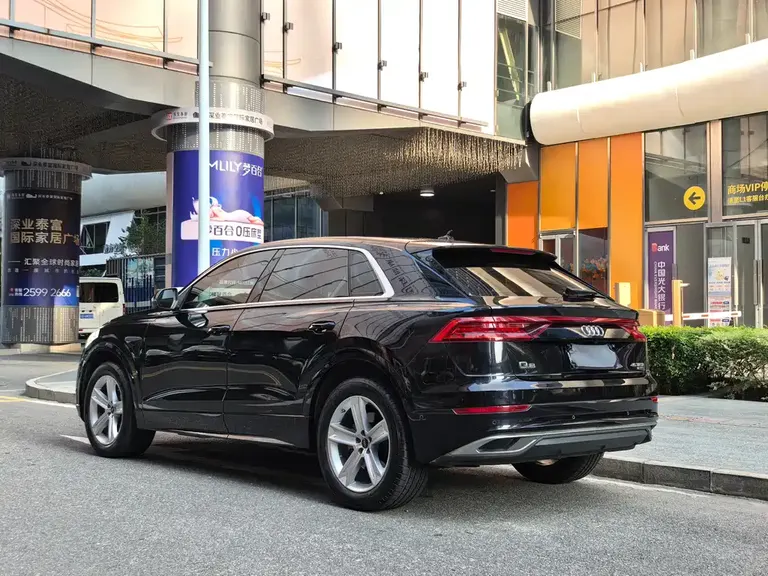 Audi Q8 45 TFSI Luxury Elegant