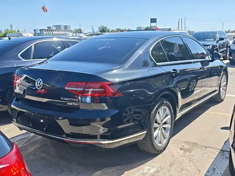 Volkswagen Magotan 330 TSI DSG Leading