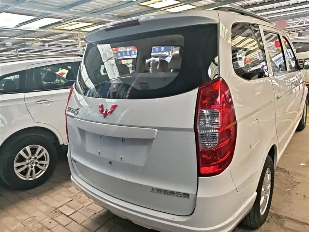 Wuling Hongguang 1.5 L S Standard