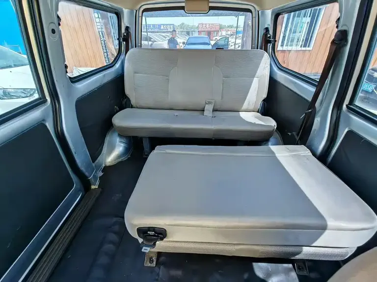 Wuling Rongguang S 1.5 L Basic 5 7-seat