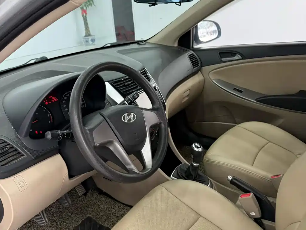 Accent 1.4 L Manual Intelligent GLS