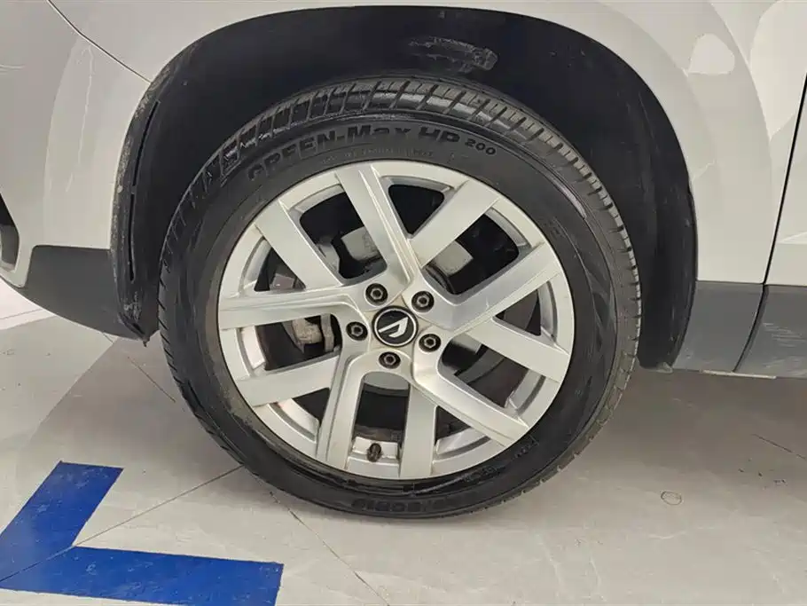 Jetta VS5 280 TSI Auto Progressive