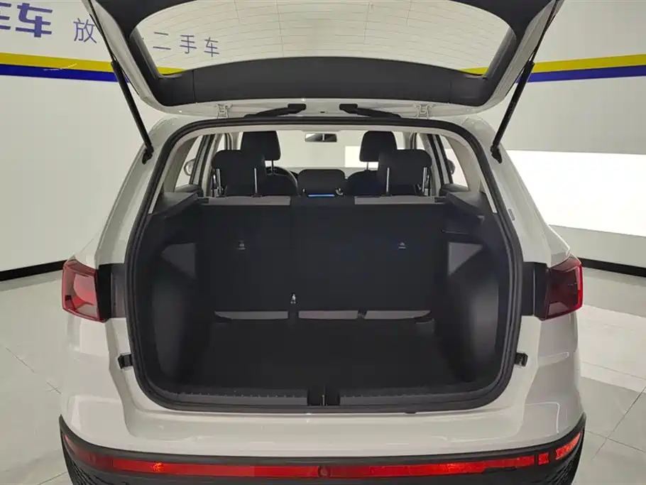 Jetta VS5 280 TSI Auto Progressive