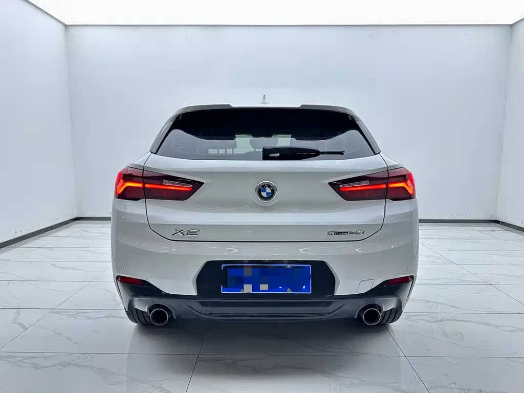 BMW X2 sDrive25 i M Offroad Package