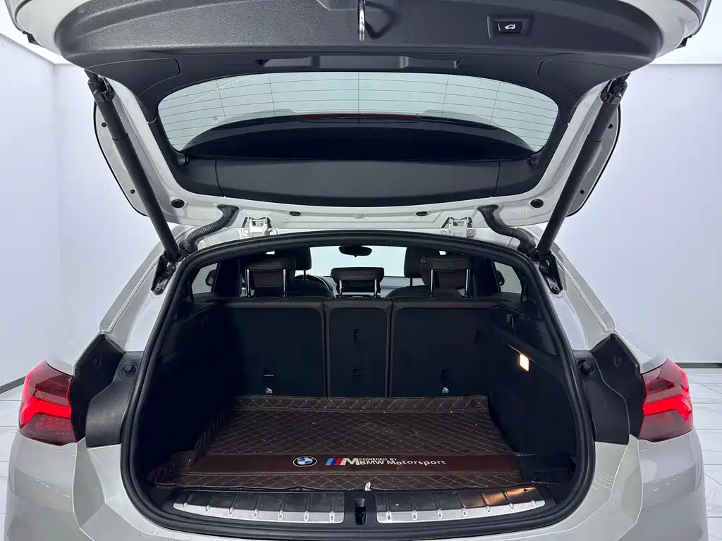 BMW X2 sDrive25 i M Offroad Package