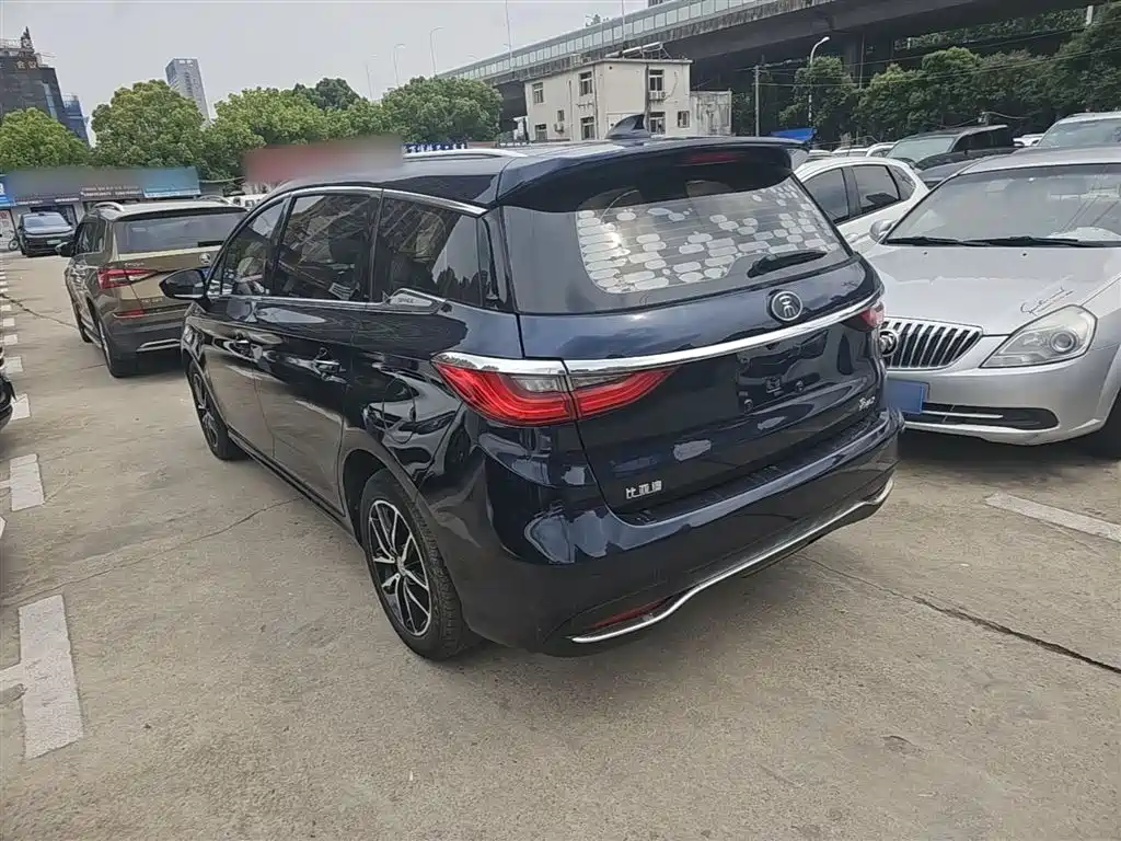 Song MAX 1.5 T Auto Connected Distinguished 7-seat
