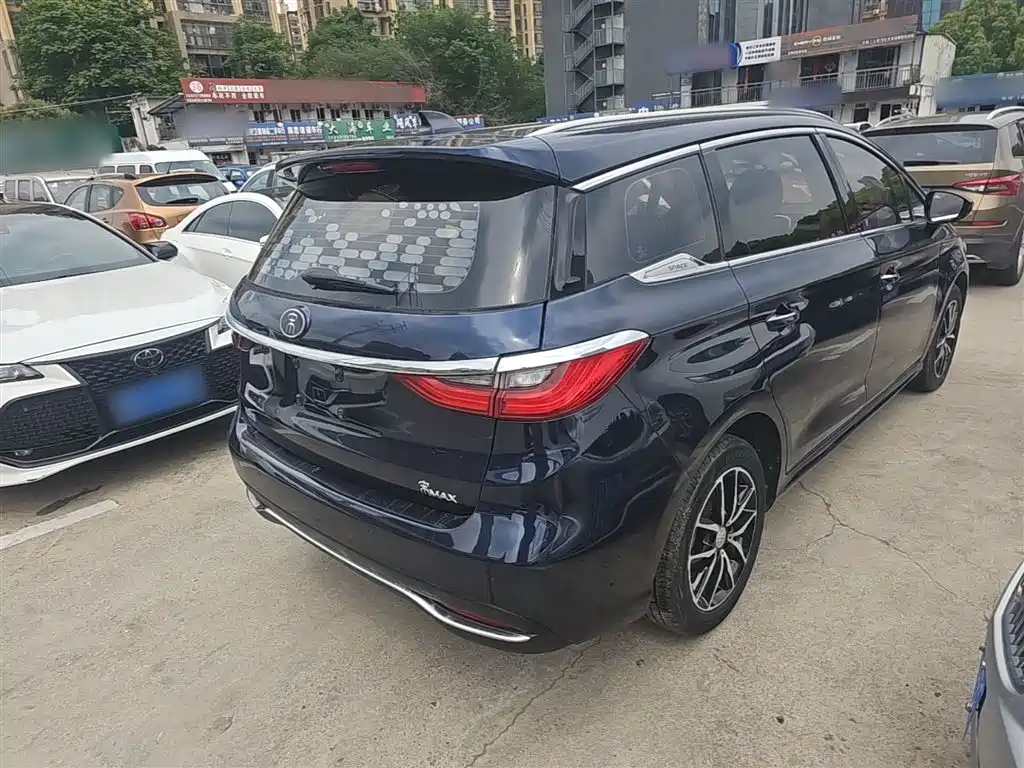 Song MAX 1.5 T Auto Connected Distinguished 7-seat