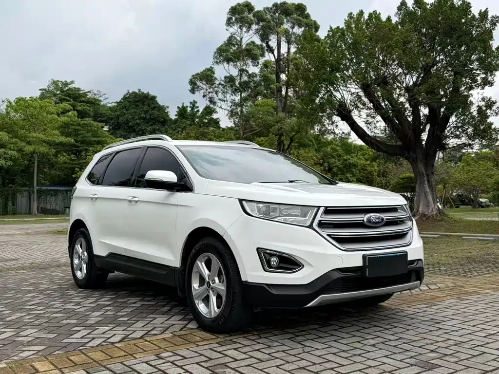 Edge EcoBoost 245 2 WD Elite Sharp 5-seat