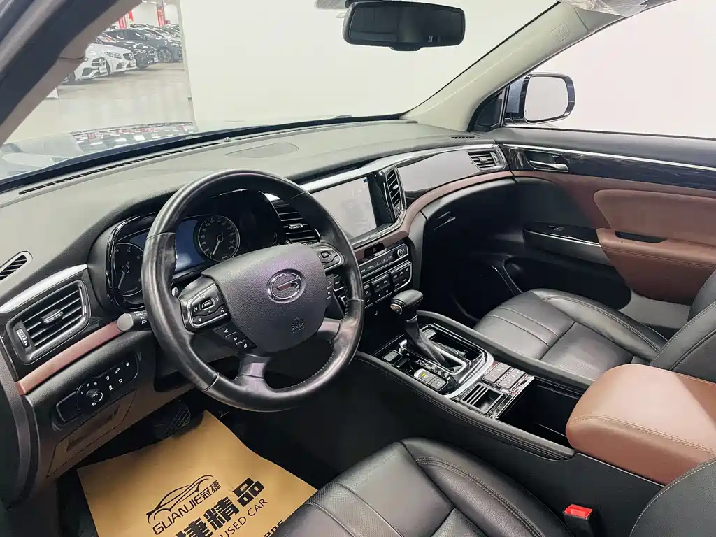 GAC Trumpchi GS8 390 T 2 WD Luxury Connected (7-seat)