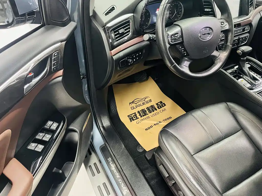 GAC Trumpchi GS8 390 T 2 WD Luxury Connected (7-seat)