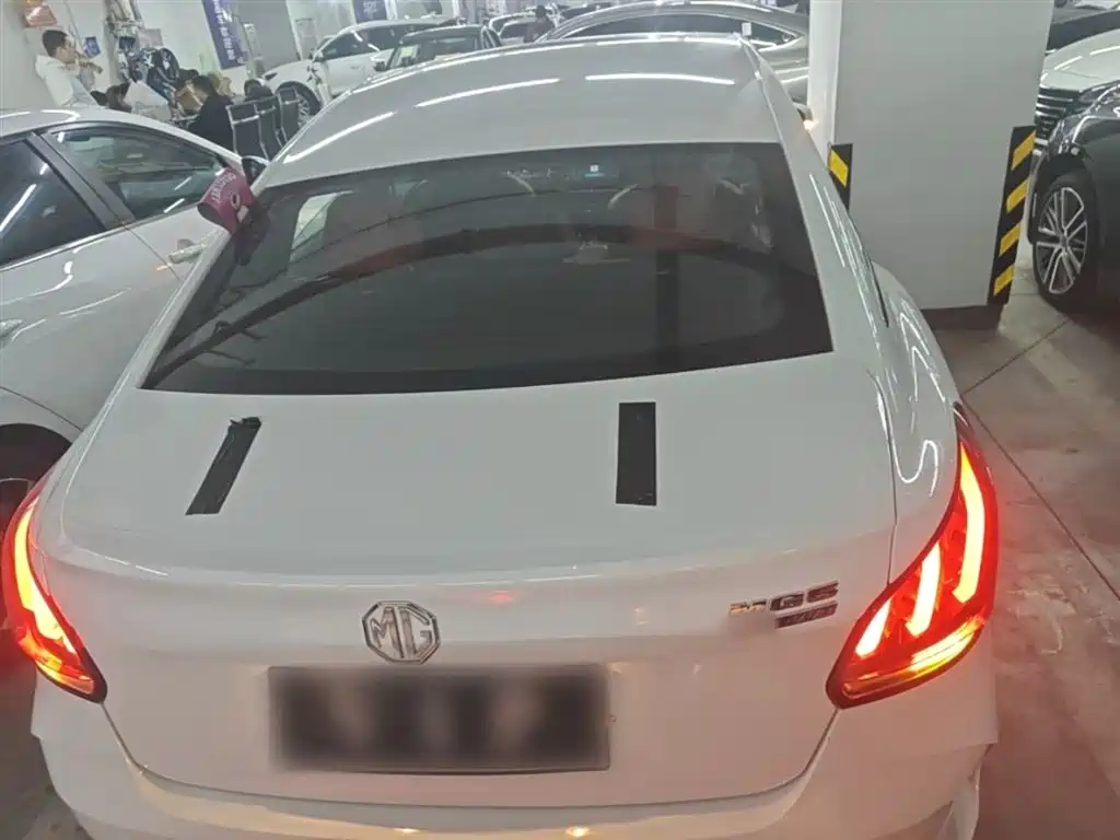 MG5 180 DVVT CVT Youth Luxury
