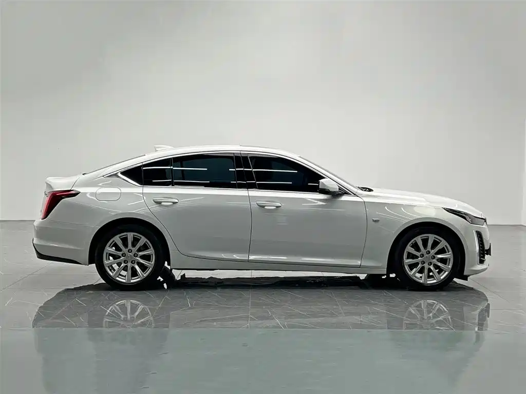 Cadillac CT5 28 T Style
