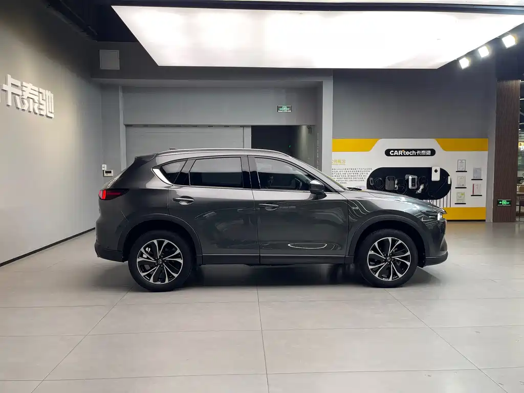 Mazda CX-5 2.5 L Auto 4 WD Black Knight