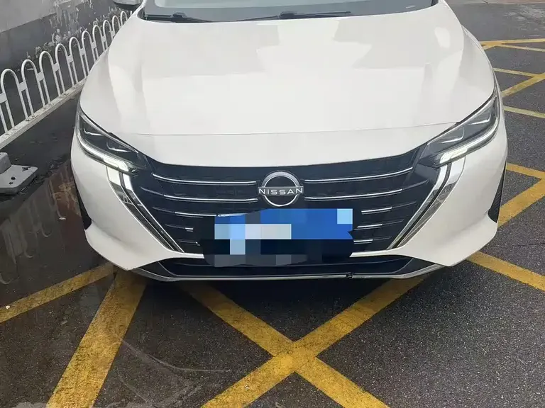 Nissan Sylphy 1.6 L CVT Joy