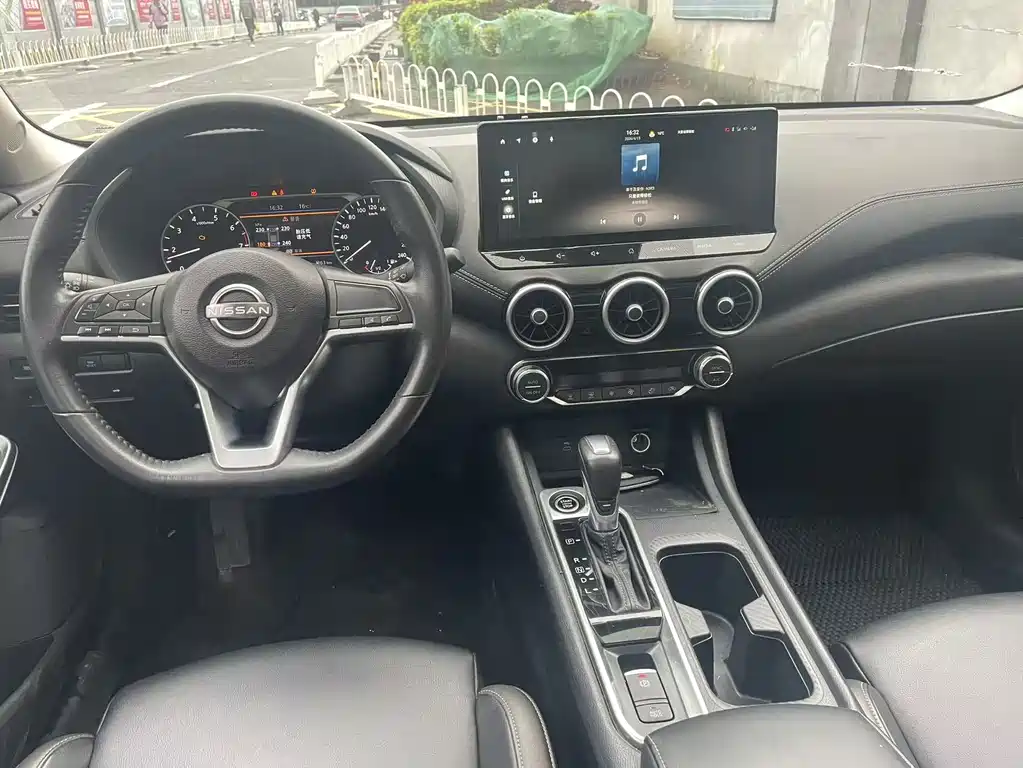 Sylphy 1.6 L CVT Joy