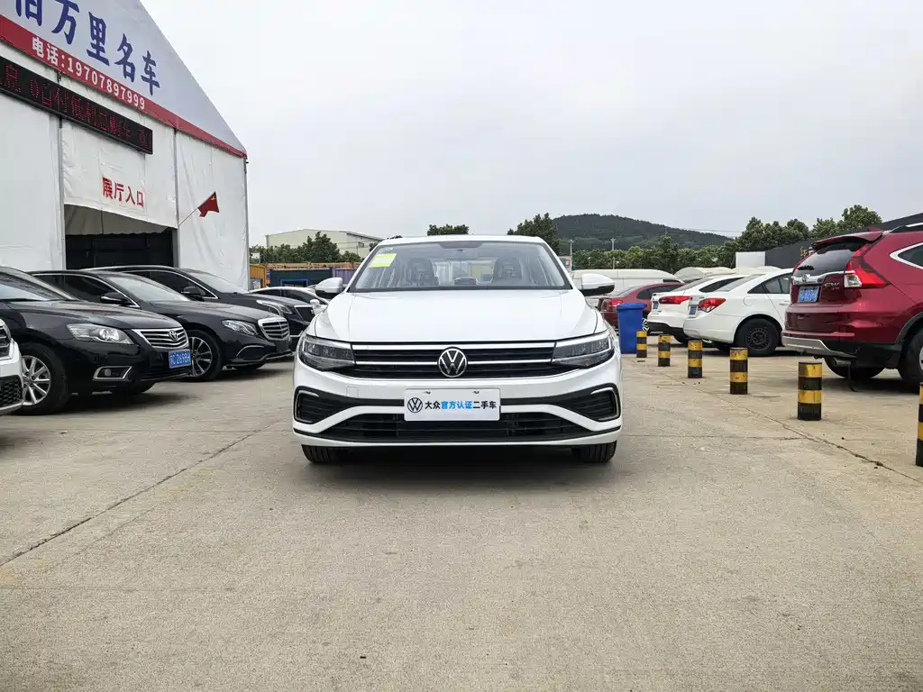 Bora 200 TSI DSG Joy Travel Navigation