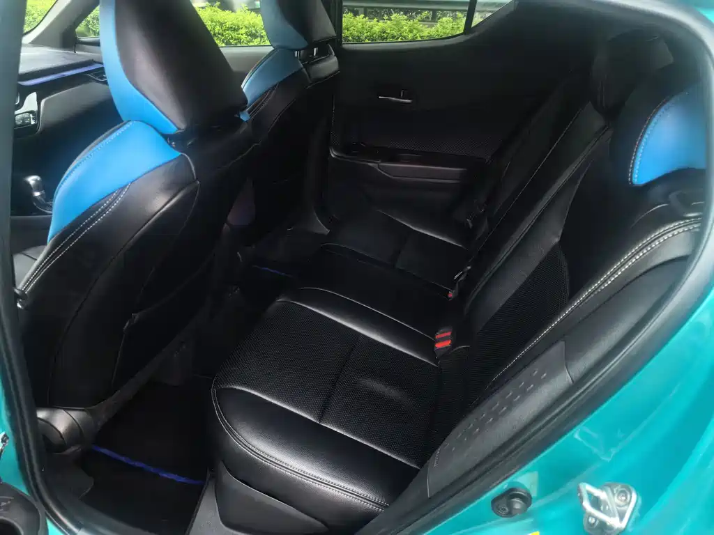 Toyota C-HR 丰田C-HR 2018款 2.0 L 豪华天窗版 国V