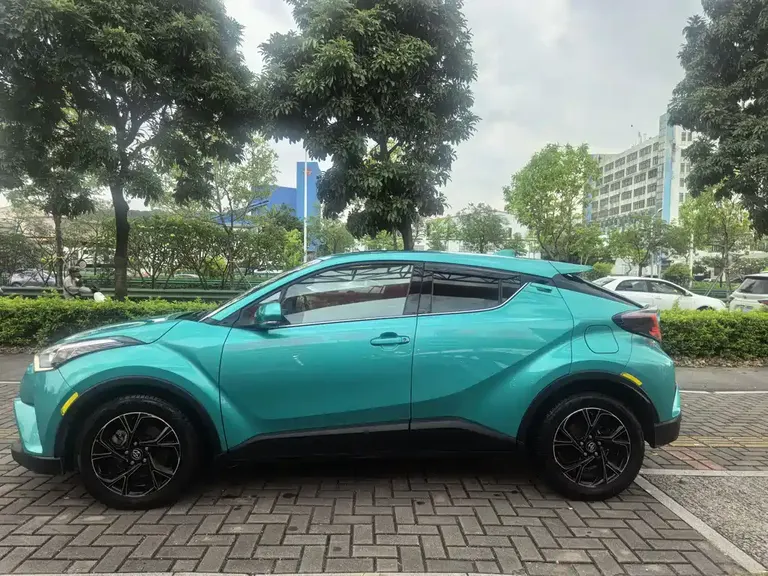 Toyota C-HR 丰田C-HR 2018款 2.0 L 豪华天窗版 国V