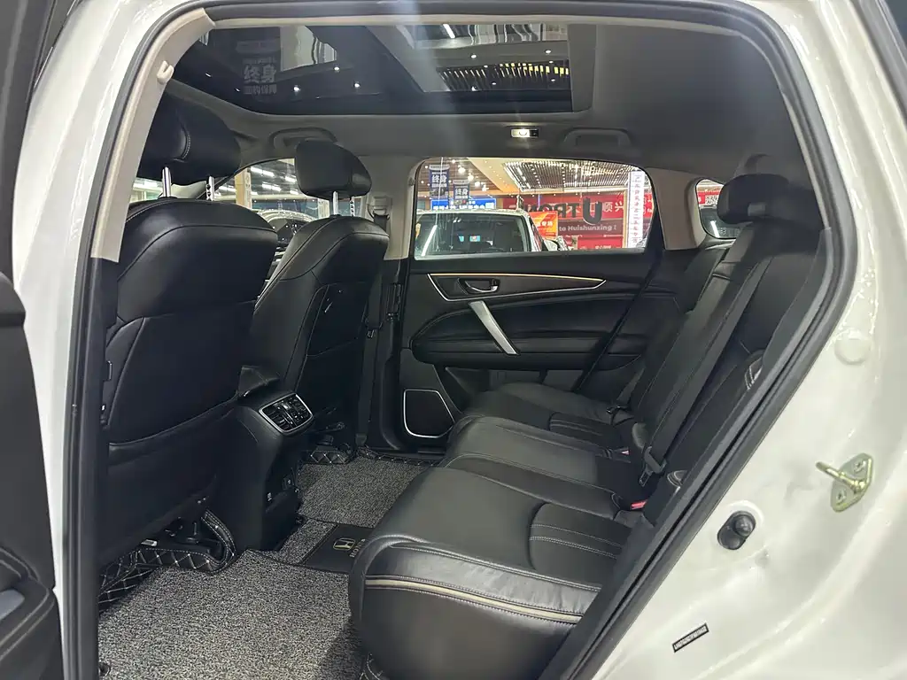 Avancier 370 TURBO 2 WD Luxury
