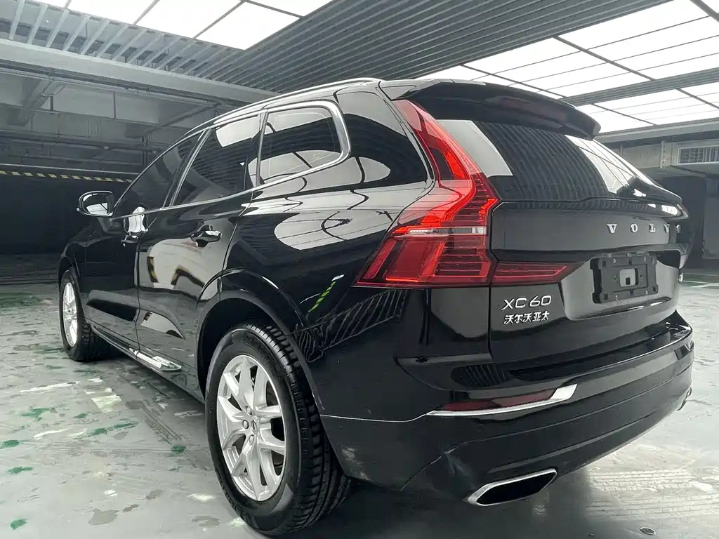 Volvo XC60 T5 4 WD Smart Ease CN-VI