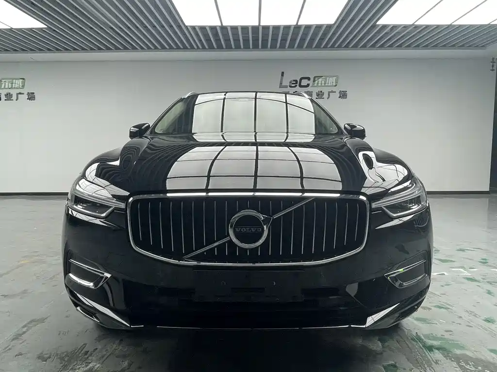 Volvo XC60 T5 4 WD Smart Ease CN-VI