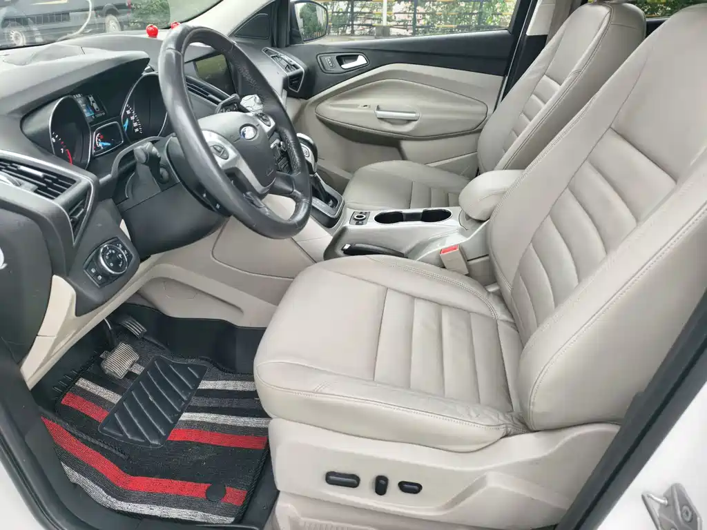 Kuga 1.6 L GTDi 4 WD Elite