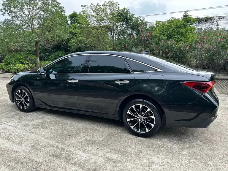 Toyota Avalon 2.0 L Luxury