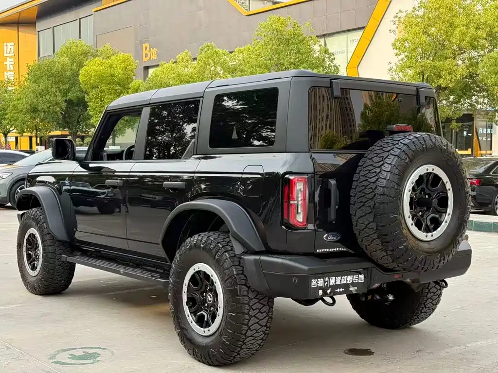 Ford Bronco 2.3 T Ink Diamond Bigfoot Offroad